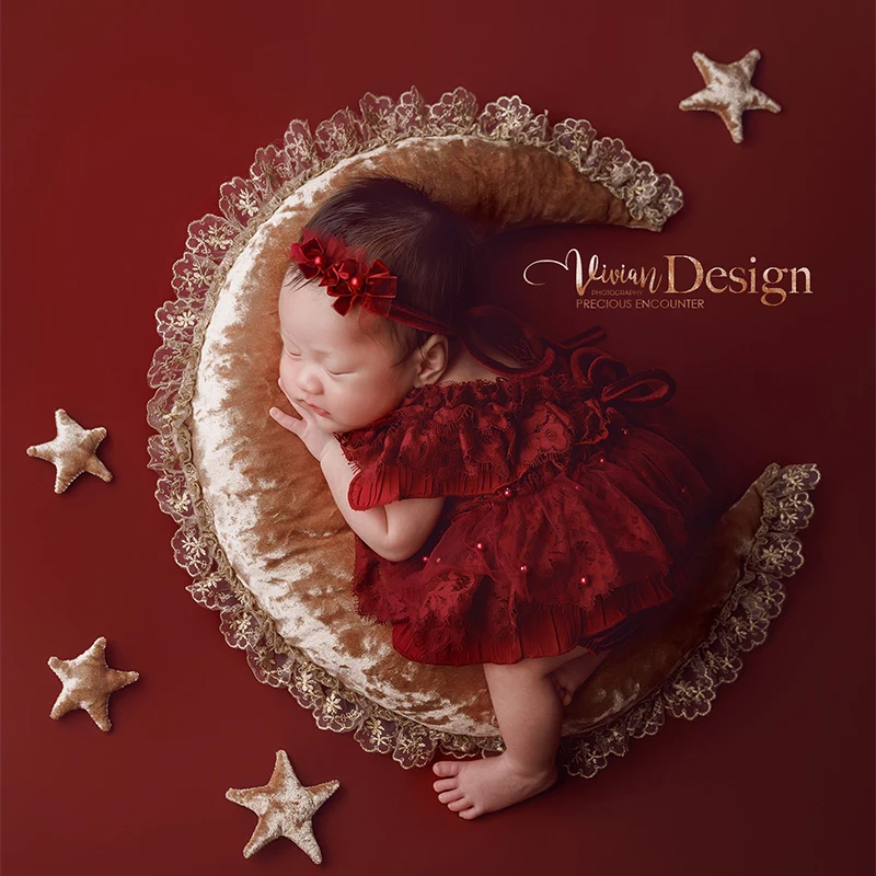 신생아 사진 소품 0-1개월 아기 소녀 레이스 롬퍼 드레스 별 장식이 있는 달 베개 스튜디오 배경 사진 촬영 액세서리