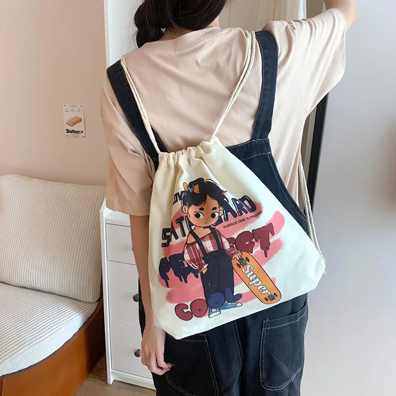 

Рюкзак на шнурке с милым мультяшным плюшевым мишкой, сумка-парусник, женский новый товар весны/лета 2025 года, сумка для книг большой вместимости