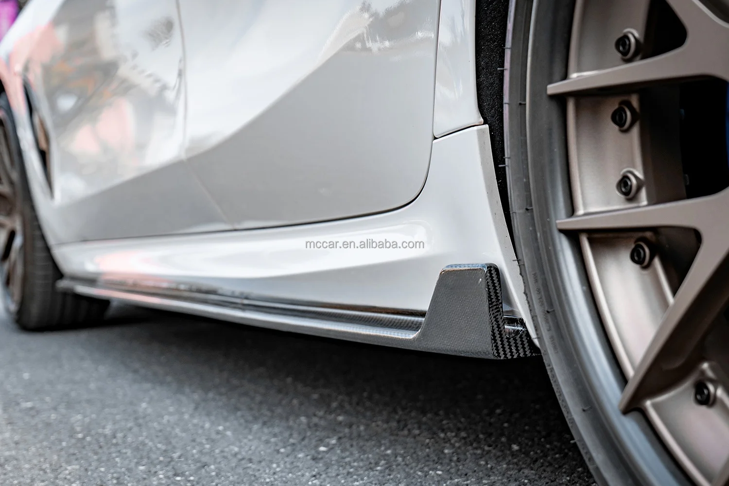 Glossy Carbon Fiber Car Bumper Side Skirts Splitter For BMW 8 Series M8 840i 4 Door Body Kits Rocker Panels