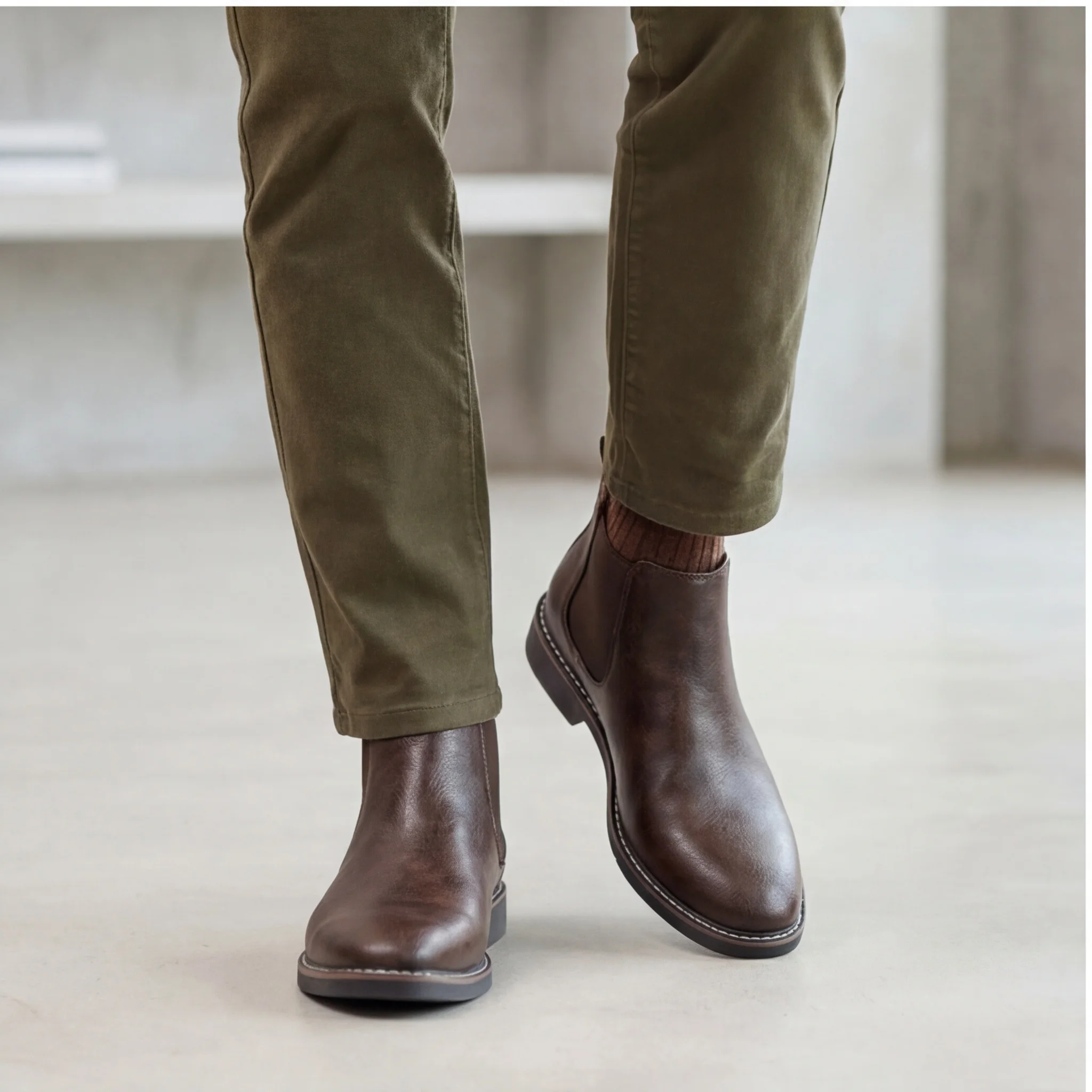 Chelsea-Stiefel für Herren mit Gummisohle, Herrenstiefel, Büro-Stiefel für Herren, Polyesterfutter, elastische Seitenklappen, zum Reinschlüpfen. – Detail 1