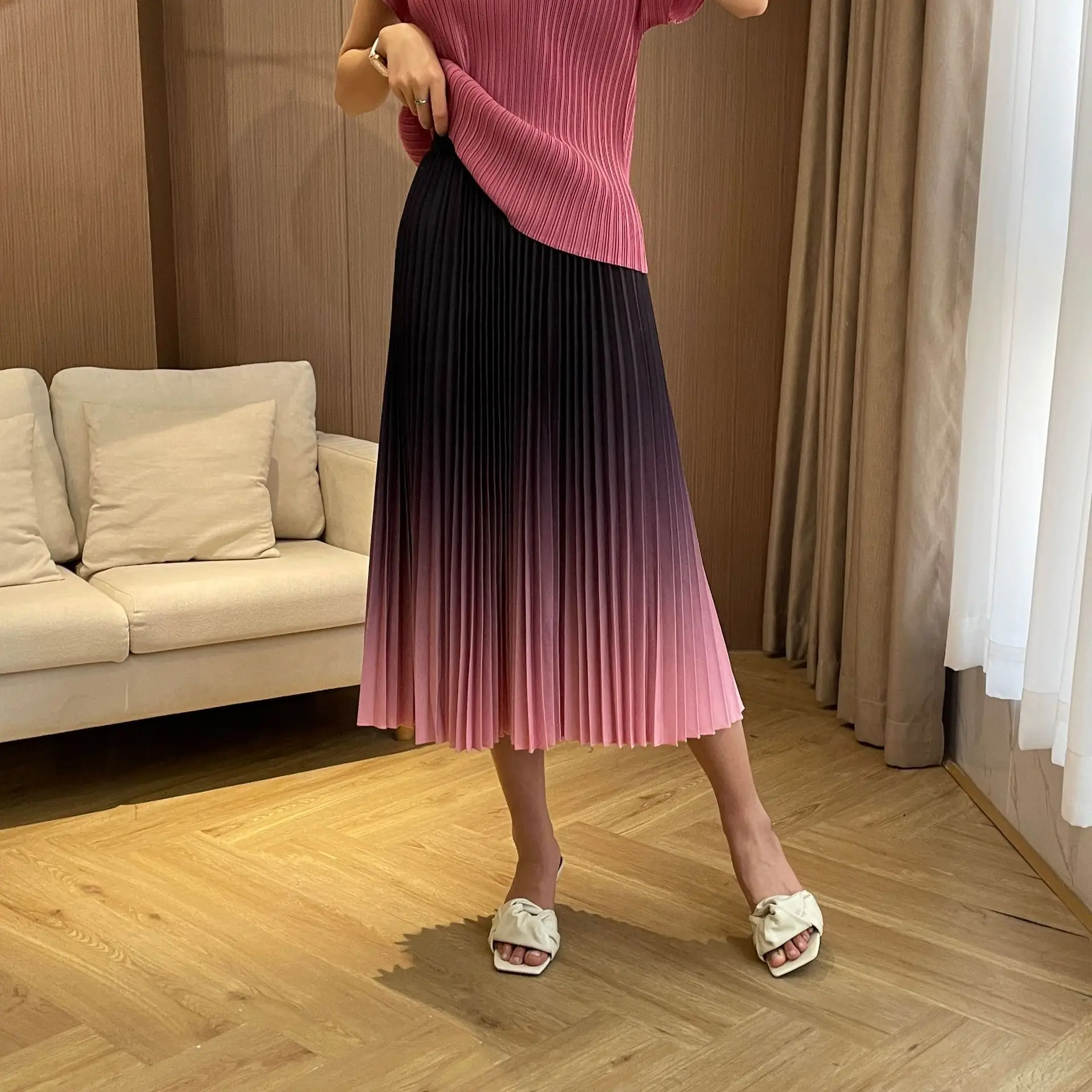 Miyake Autumn New Skirt Temperament Versatile Fashion Women's Clothing Thin Folds Gradual Change Color Pleated Skirt Women