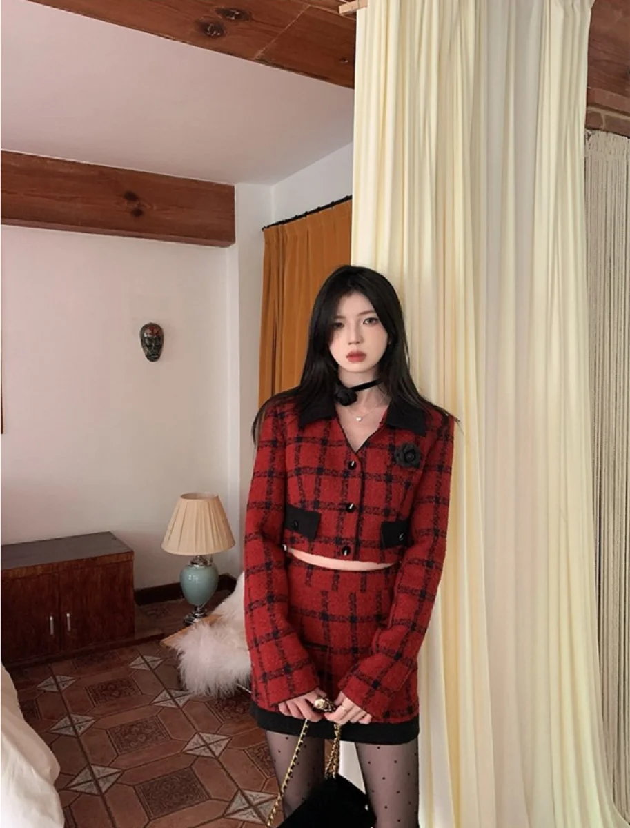 

Christmas Atmosphere Two-Piece V-Neck Slim Short Coat High Pocket Hip Skirt Women Autumn Winter High-Quality Temperament Suit