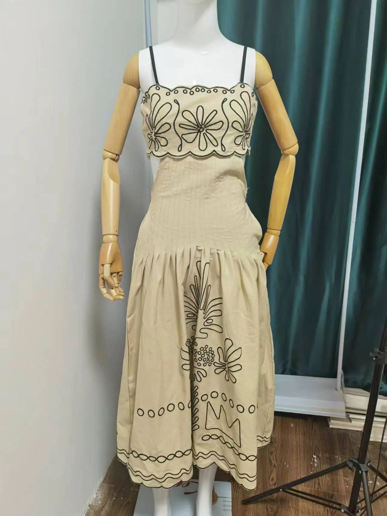 Summer Print Midi Dress Vintage Linen Embroidered Slip Sexy Fashion Cut-Out Sleeveless Pocket Dress