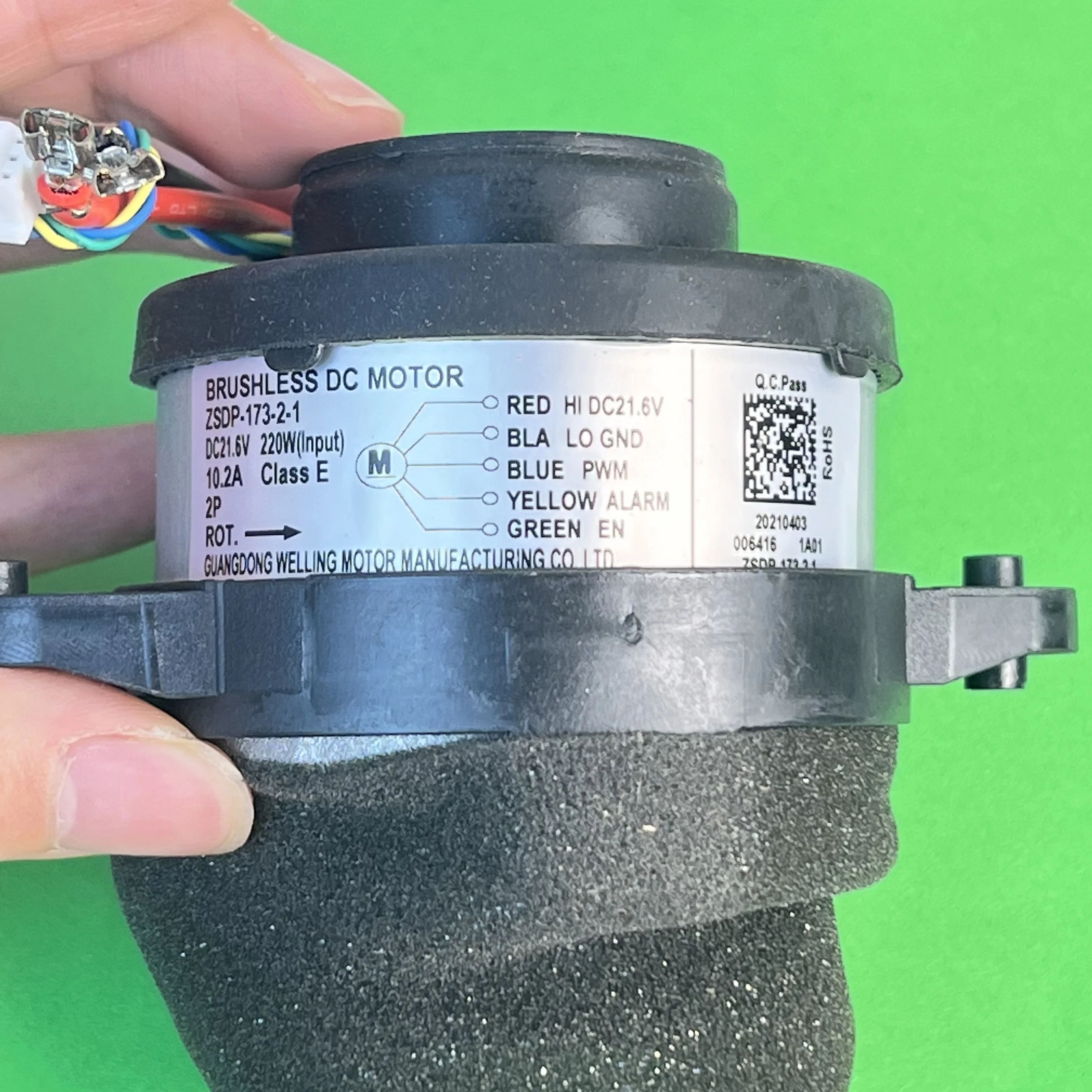 

Микро бесщеточный двигатель пылесоса 220 Вт постоянного тока 18 В 21,6 В 24 В вентилятор с двумя скоростями регулировки