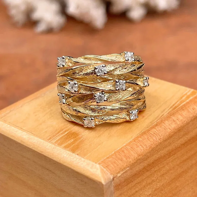 Exquisite Gold Color Twist Design Wide Ring For Women Party Accessories Dazzling Lady Fashion Custom Jewelry