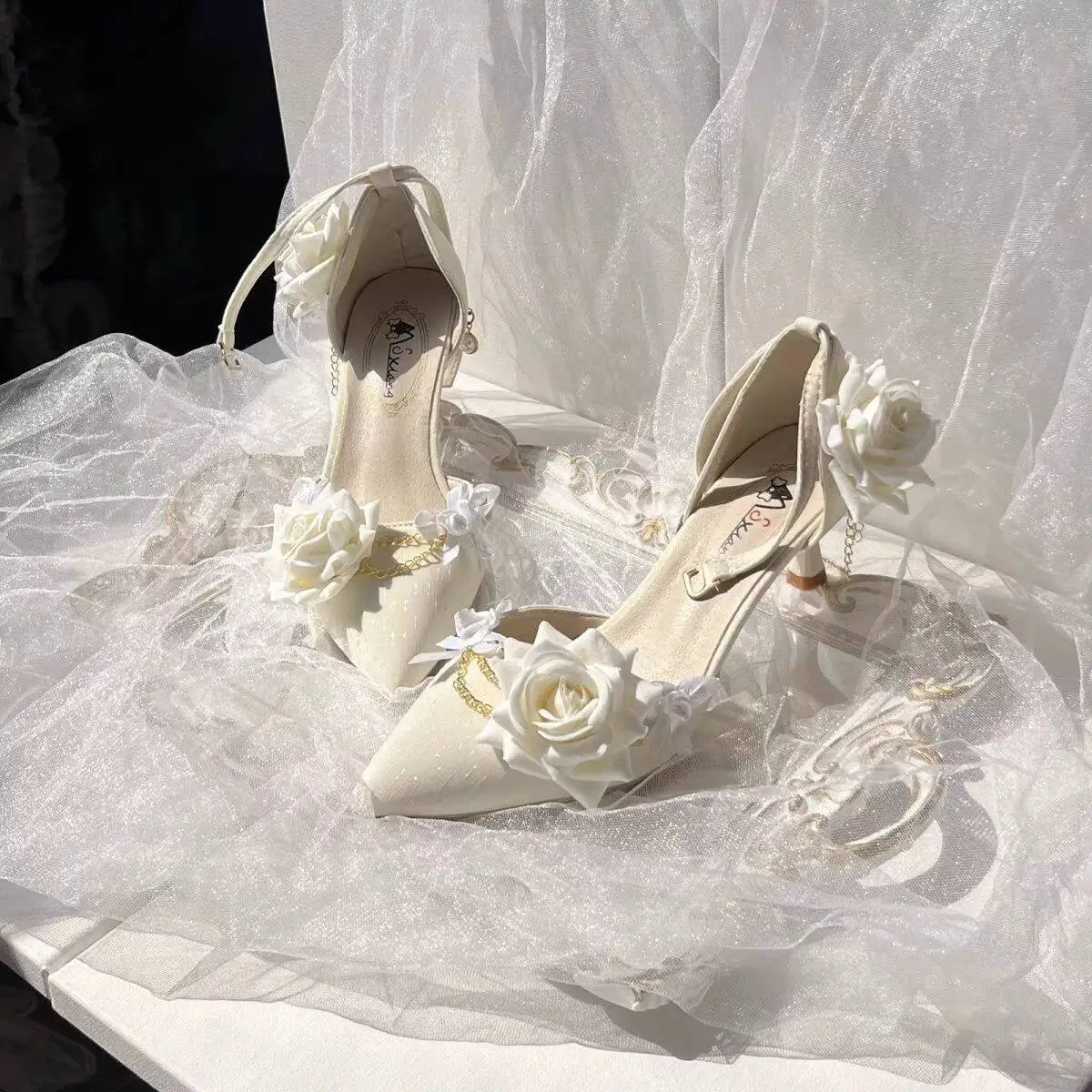

New handmade vintage Lolita flower wedding shoes girls high heel elegant pointy elegant rose suitable for PROM party