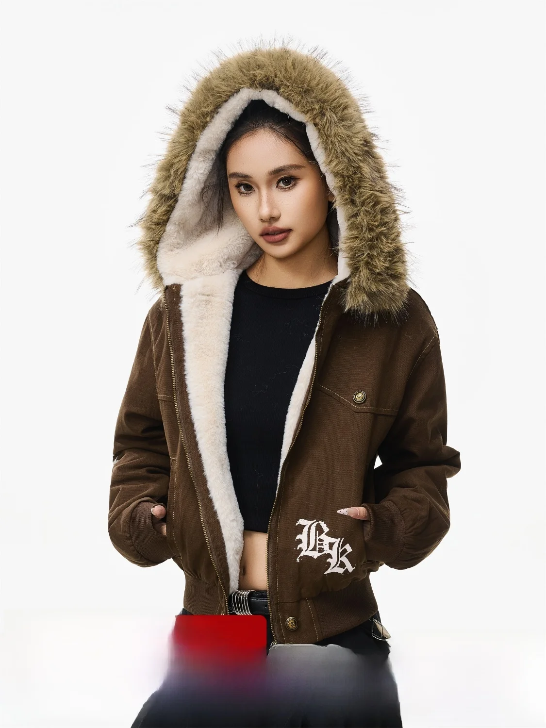 

Утепленная хлопковая куртка для женщин в уличном стиле с капюшоном и съемным большим меховым воротником, ретро-американский дизайн