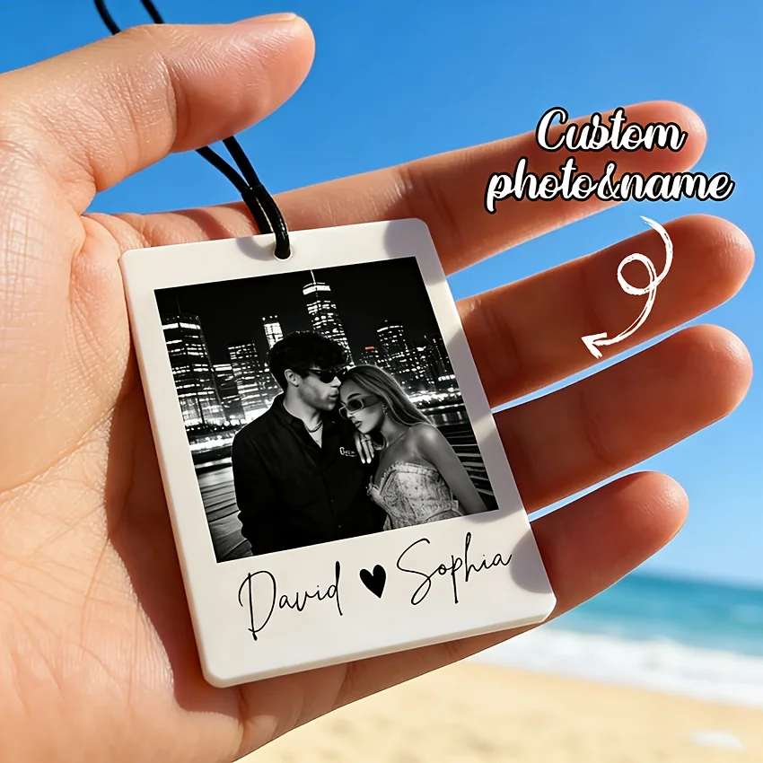 2D flat design, 1 piece personalized photo hanging ornament - Customized image rearview mirror hanging ornament, a gift for a driver's birthday or anniversary, a romantic item for couples and friends, personalized rear
