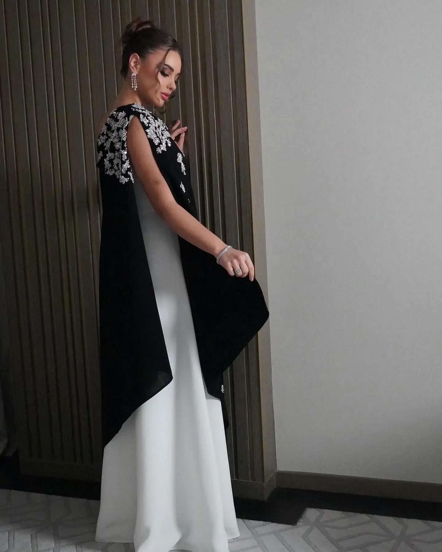 

customized Elegant Prom Dresses Off Shoulder Beads Formal Evening Dresses Robes De Party Dresses فساتين مناس