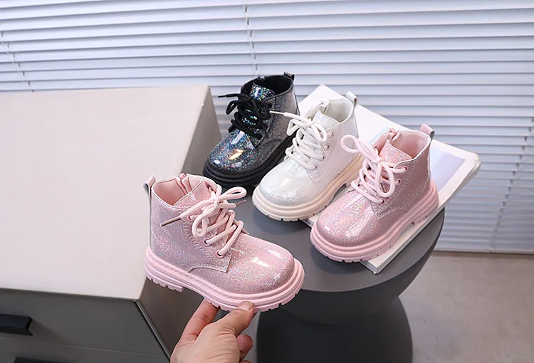 2026 Neue Winter-Kurzstiefel für Mädchen, Kinderstiefel im britischen Stil, weiche Sohle, leichte Stiefel, knöchelhoch, Unisex-Jungenstiefel, Größe 21-30 – Detail 3