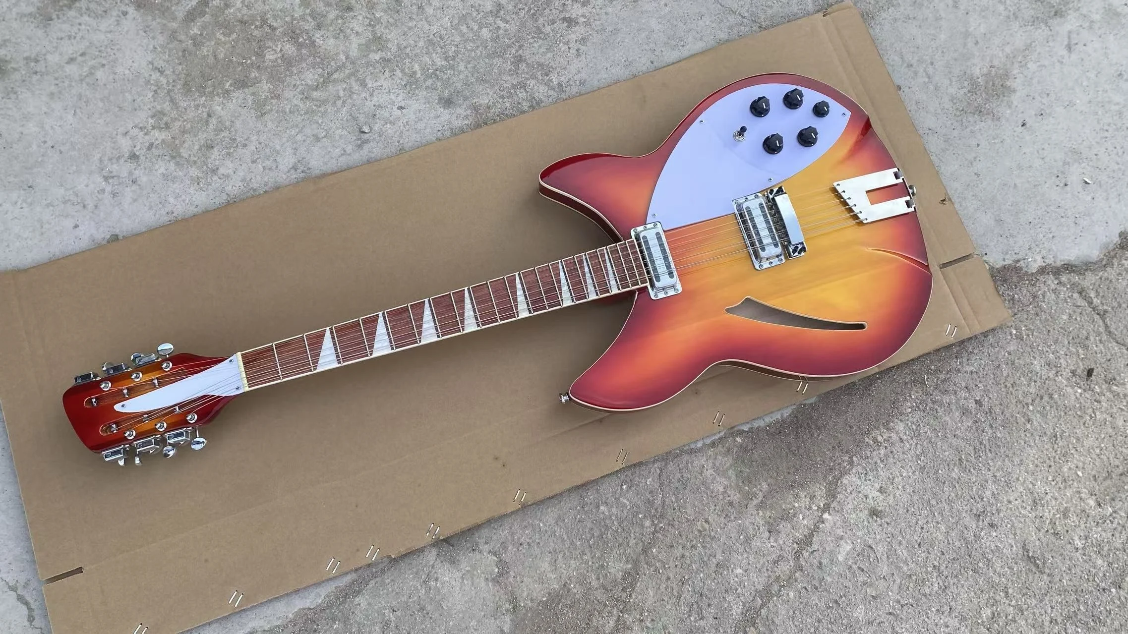 12 String Trapeze Tailpiece 360 Electric Guitar Cherry Burst Semi Hollow Body with White Pick-guard Quality Guitarra