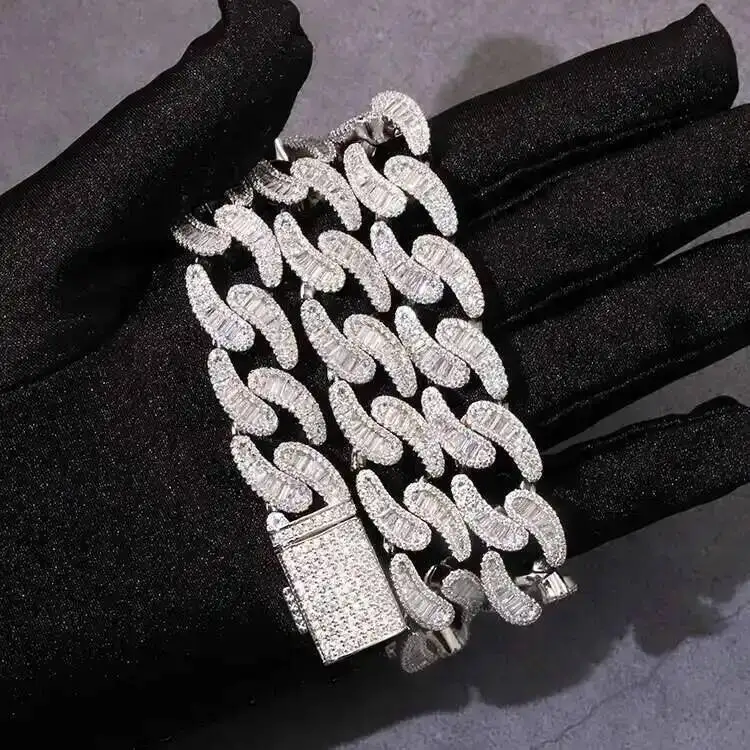 

Luxury Chain 925 Sterling Silver Pass the Diamond Tester Moissanite Baguette Diamond 15mm Wide Cuban Link Chain