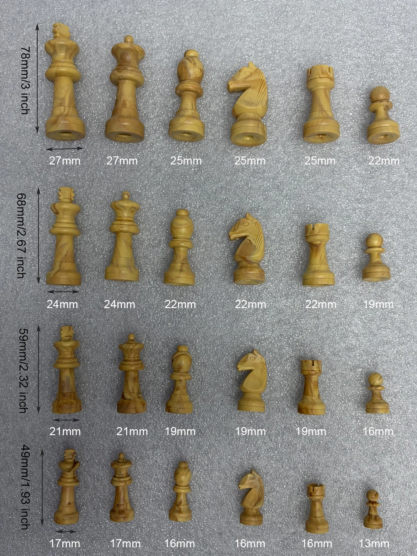 1 Set of Solid Plastic Wood-Grain Chess Pieces 32PCS Portable Tournament Staunton Chessmen Set Multiple Sizes Available