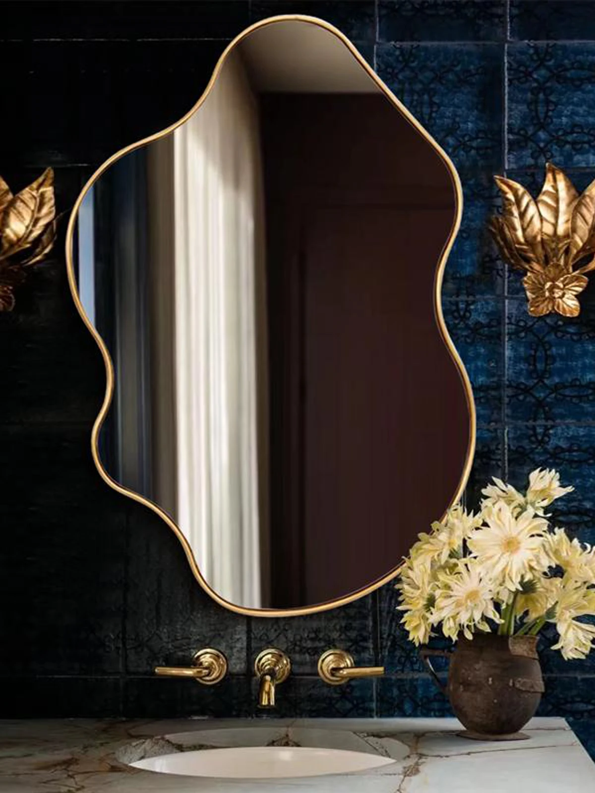 French shaped bathroom bathroom mirror wall irregular decorative mirror American retro dressing mirror wall.