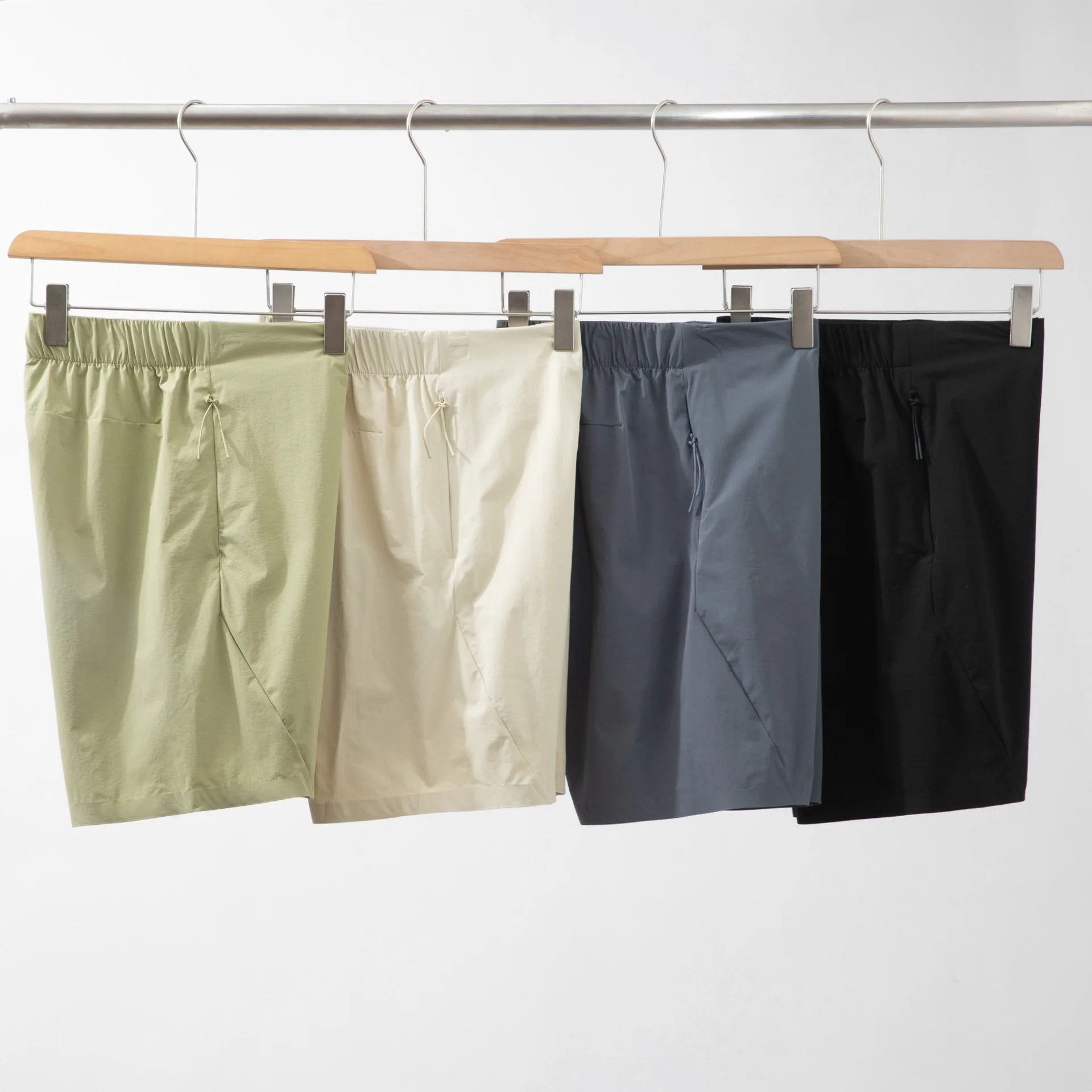 M7682 Summer Elastic Waistline Waterproof Shorts Men Outdoor Quick Dry Sports Commuter Hiking Camping Knee Length Shorts For Man