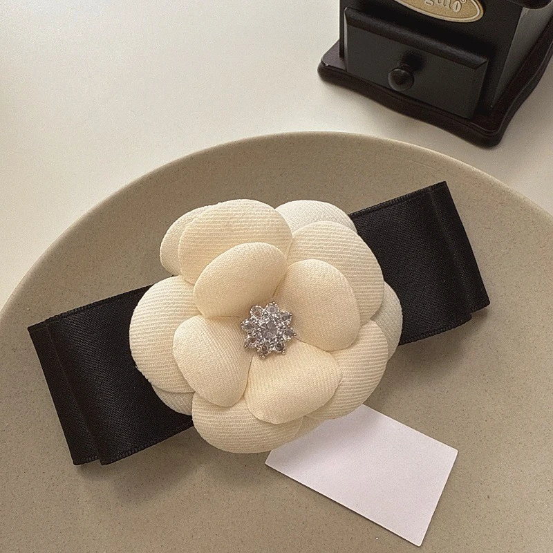 

Korean Fashion Elegant White Camellia Fabric Hair Clips - Spring Clamp & Ponytail Barrette for Women’s Hair Accessories