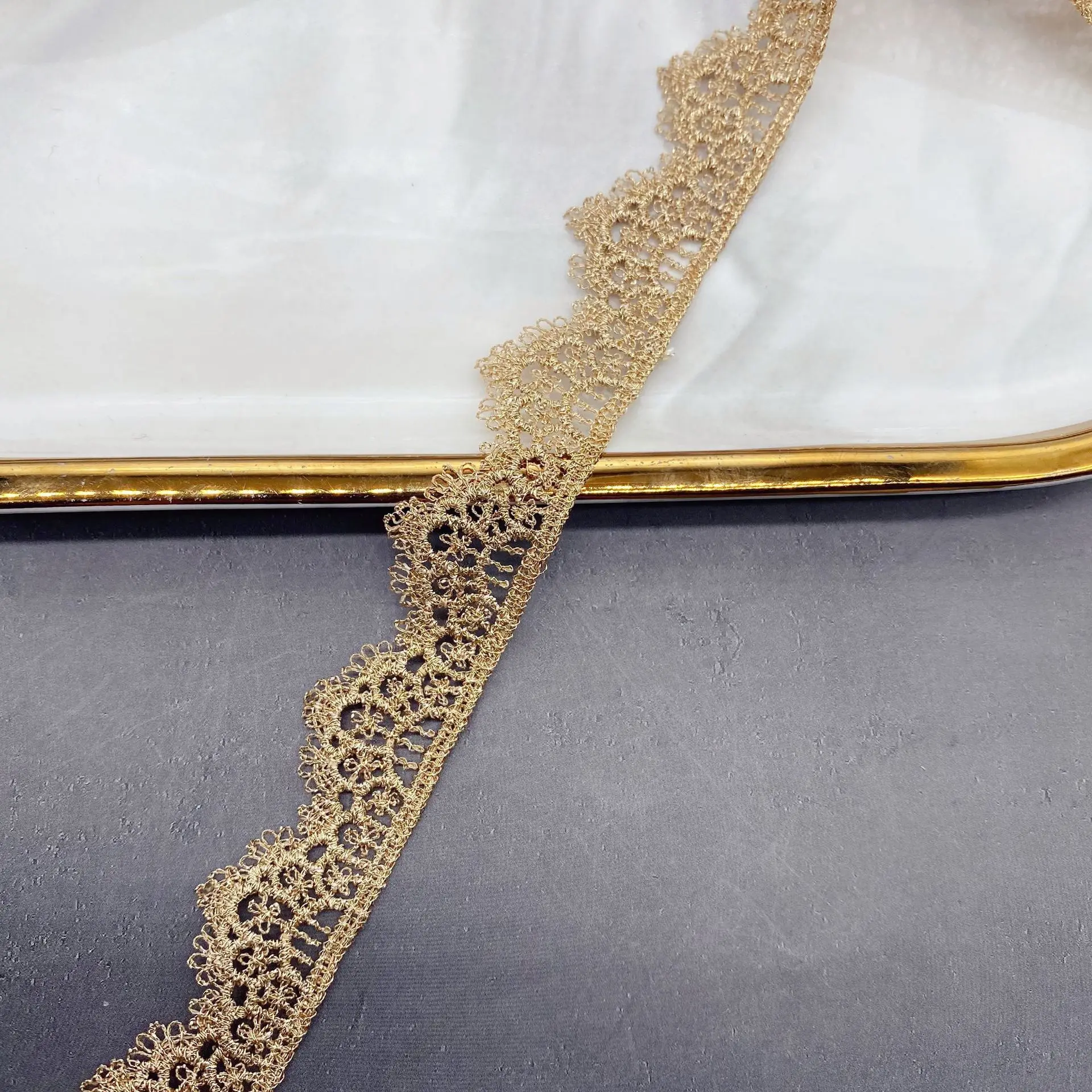Gold thread lace water-soluble embroidery lace women's clothing accessories, wedding accessories, single-sided barcode 2cm