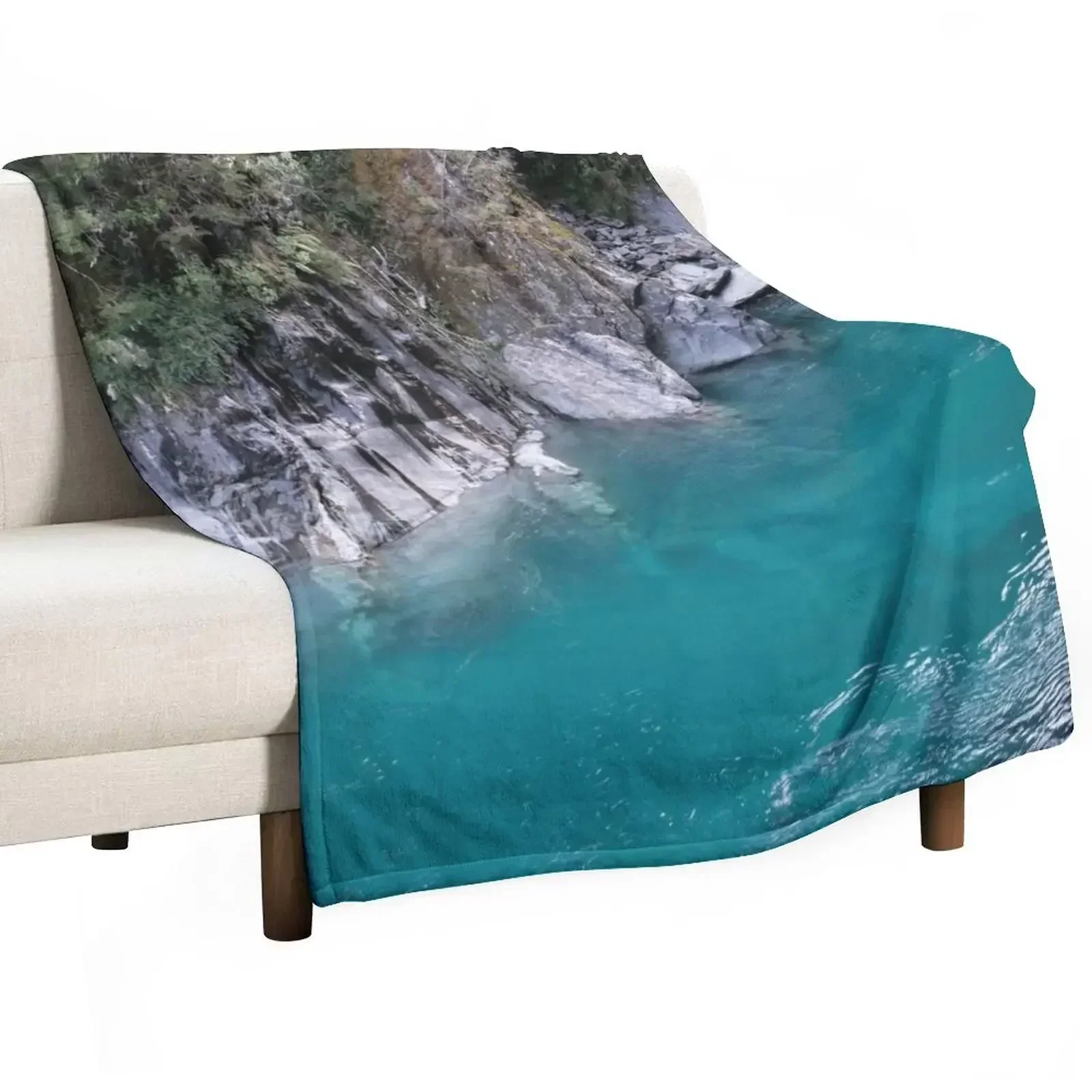 

New Zealand blue pools Throw Blanket Bed Fashionable Retros Thermals For Travel Blankets