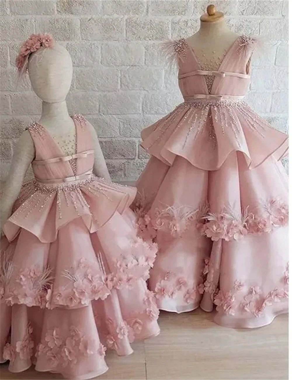 Luxury Pink Flower Girls Clothes Mother Daughter Party First Communion Gowns Ball Gown 3D Flowers Pearls Evening Dresses