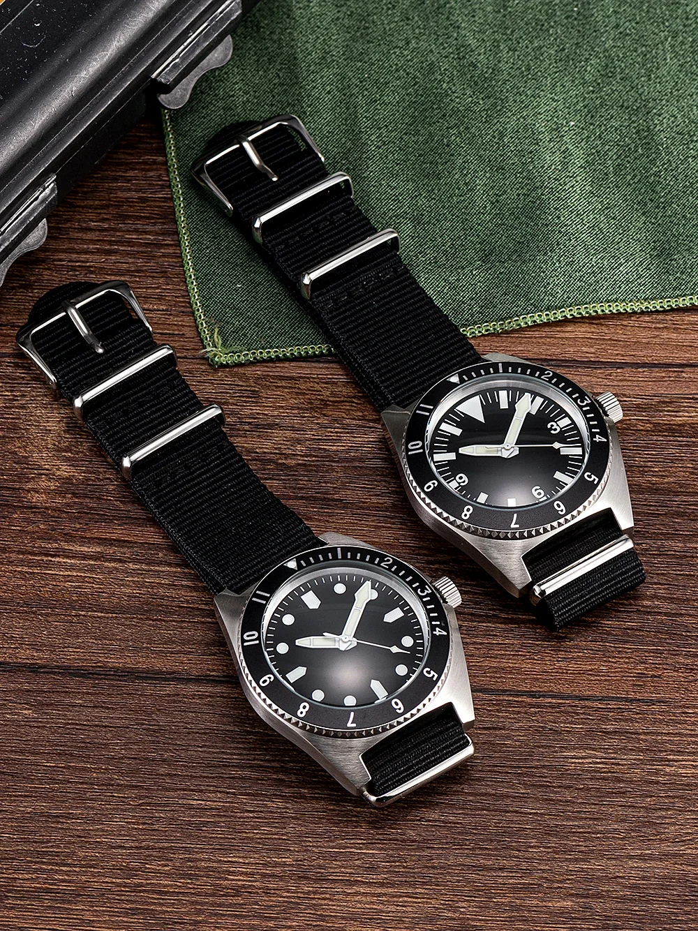QM «Vietnam» peloton des forces spéciales américaines UDT armée militaire 300M plongeur montre-bracelet pour hommes en plein air avec super C3 lumineux SM8019