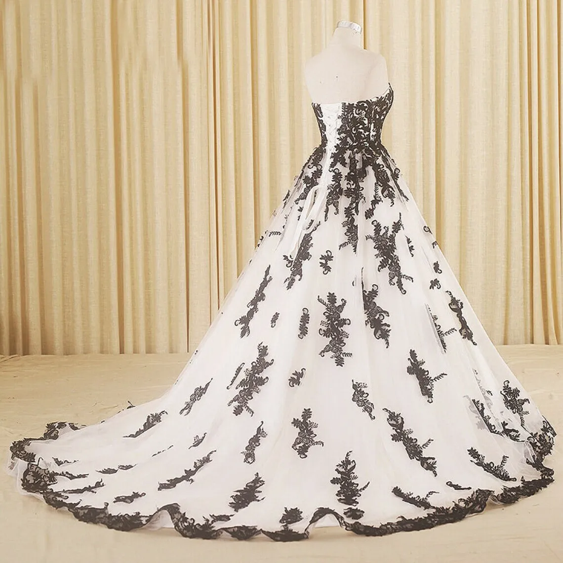 Robe de Mariée Gothique Noire et Blanche, Sans Bretelles, en Tulle et Dentelle, Grande Taille, pour Patients, sur Mesure, Vintage