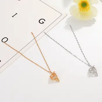 8 best sales Boucles d'oreilles à pompon doré - №4