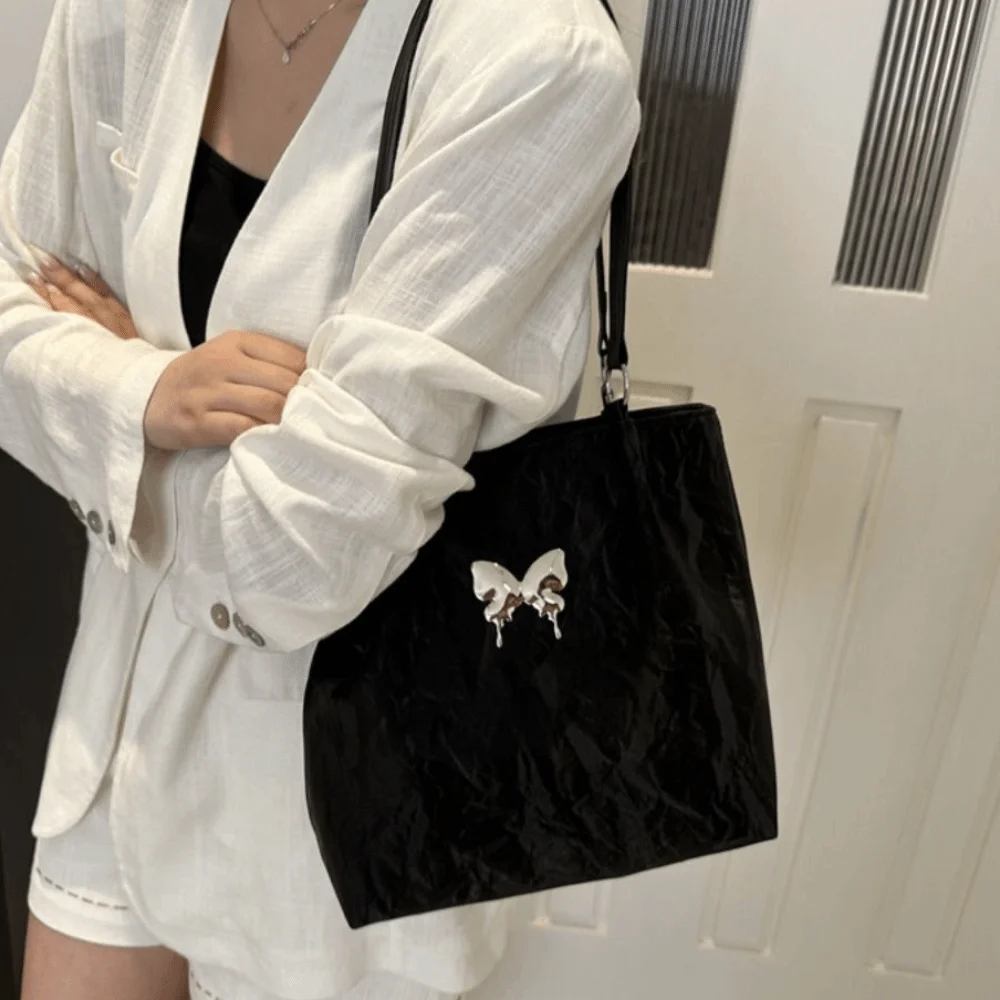 กระเป๋าถือหนัง PU ทันสมัย สไตล์เกาหลี สีพื้นเรียบง่าย กระเป๋าสะพายไหล่ลายผีเสื้อ กระเป๋าถือหรูหราสำหรับผู้หญิง
