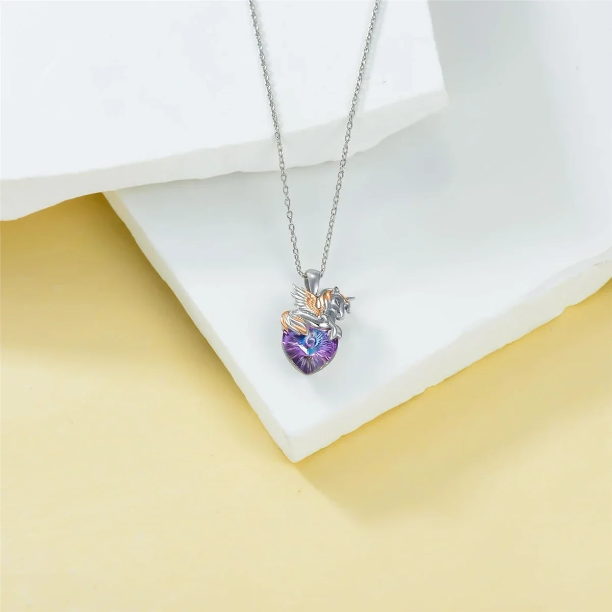 الإبداعية الكرتون الخيال يونيكورن شكل قلب قلادة قلادة للنساء موضة تحلق المهر الحيوان مجوهرات هدايا عيد ميلاد فريدة من نوعها