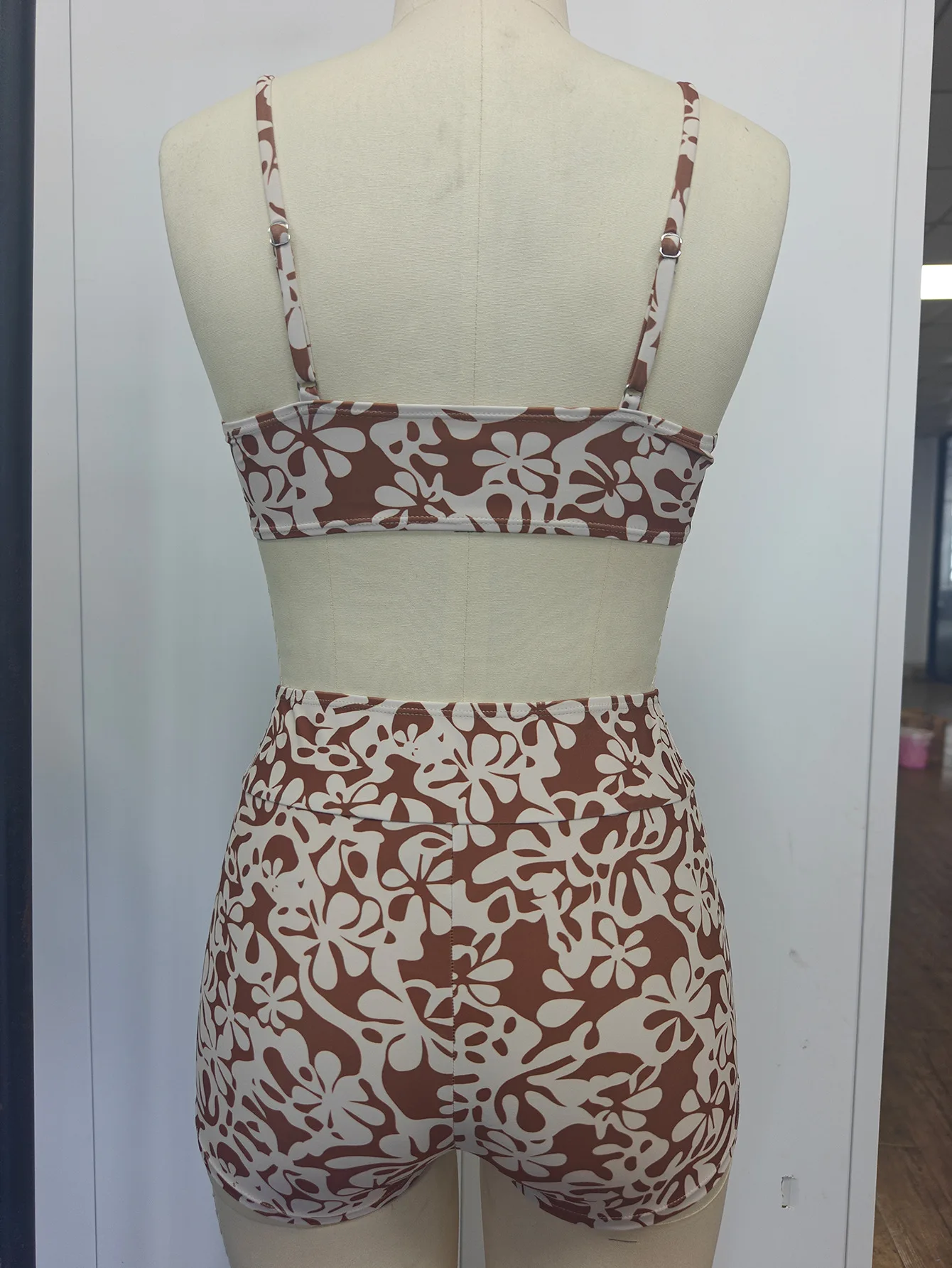 Baju Renang Wanita Dewasa Motif Cetak Penuh, Model Pelangsing, Termal, untuk Liburan Spa, Model Lintas Batas, Set Dua Potong Celana Pendek Motif Bunga