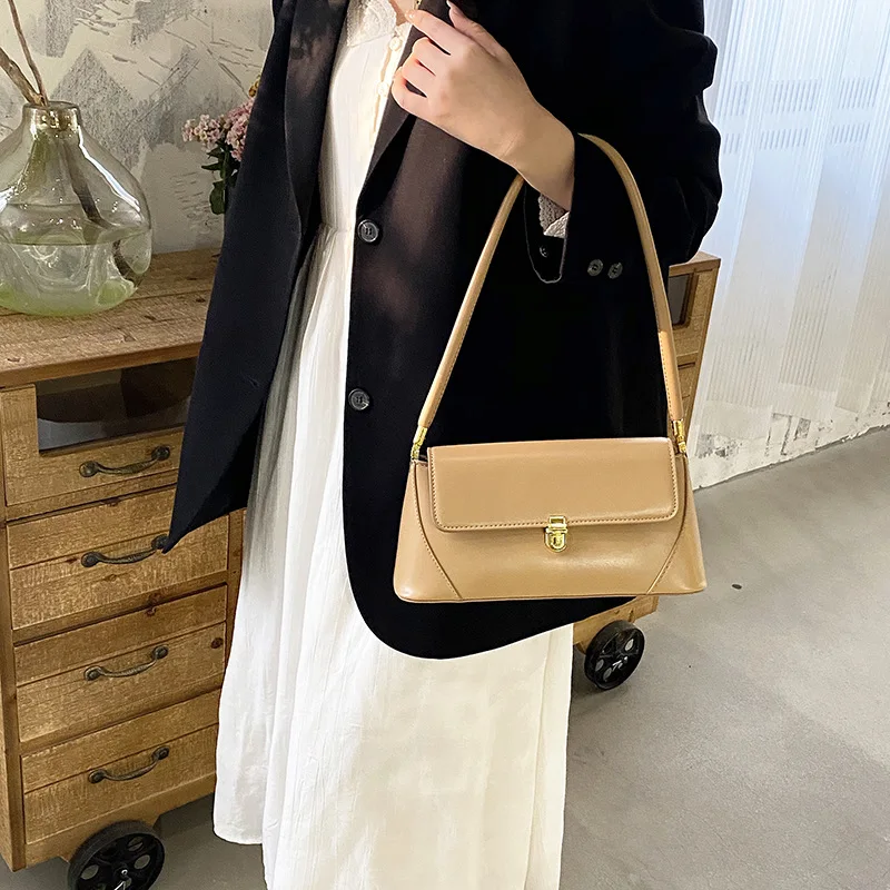 

2025 Minimalist Solid Color Shoulder Bag - Foreign-Style Textured Women's Purse, Versatile Underarm Messenger Bag for Daily Use"