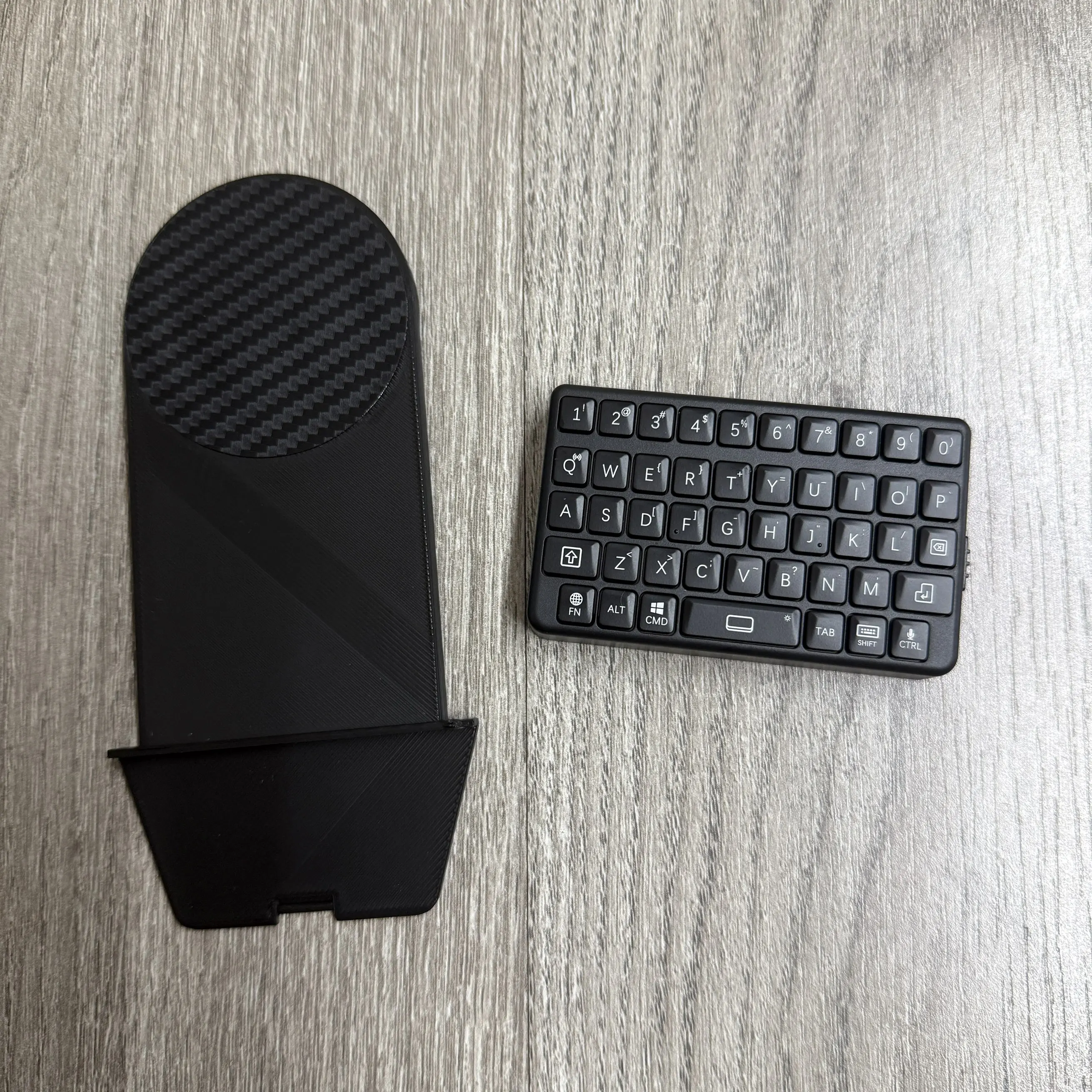 MagSafe Magnetic Mini Keyboard Bluetooth Mobile Phone Keyboard Customized for IPhone12-17 BlackBerykbd 3D Printing Backboard DIY