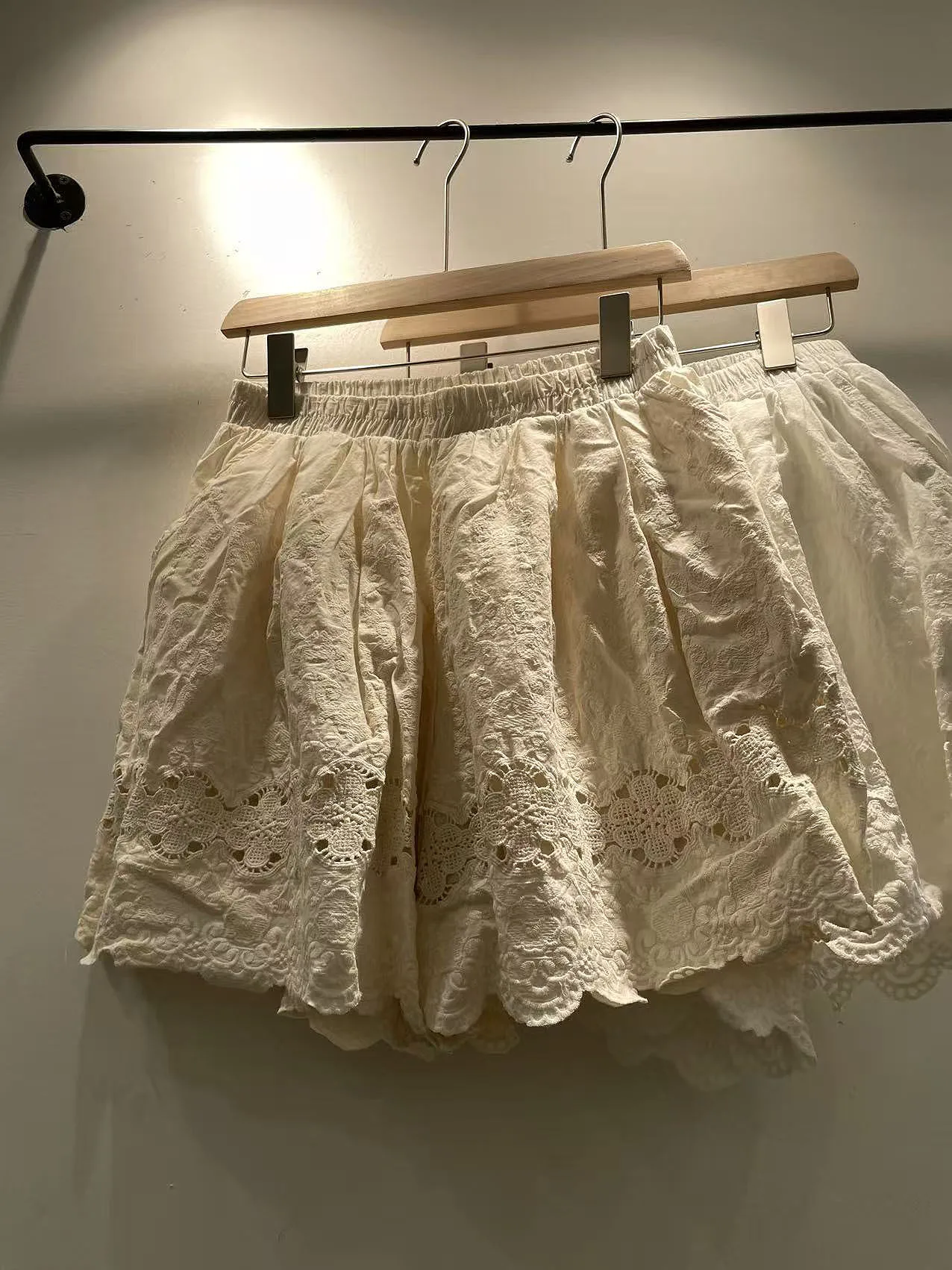 Casual Cotton Embroidered Lace Hem Elastic Waist Loose Shorts Women's Base Layer Pants Breathable Comfortable Straight Leg Pants