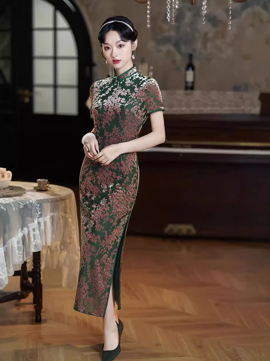 Qipao largo de terciopelo para mujer, vestido Retro tradicional chino, Cheongsam, falda de calle para uso diario, novedad de 2024