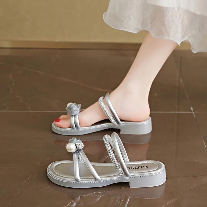 Silver Flat Sandals Women's Outdoor Beach Slippers Water Diamond Decorated Anti-Slip Summer Fairy Tale Style Slip-On Shoes