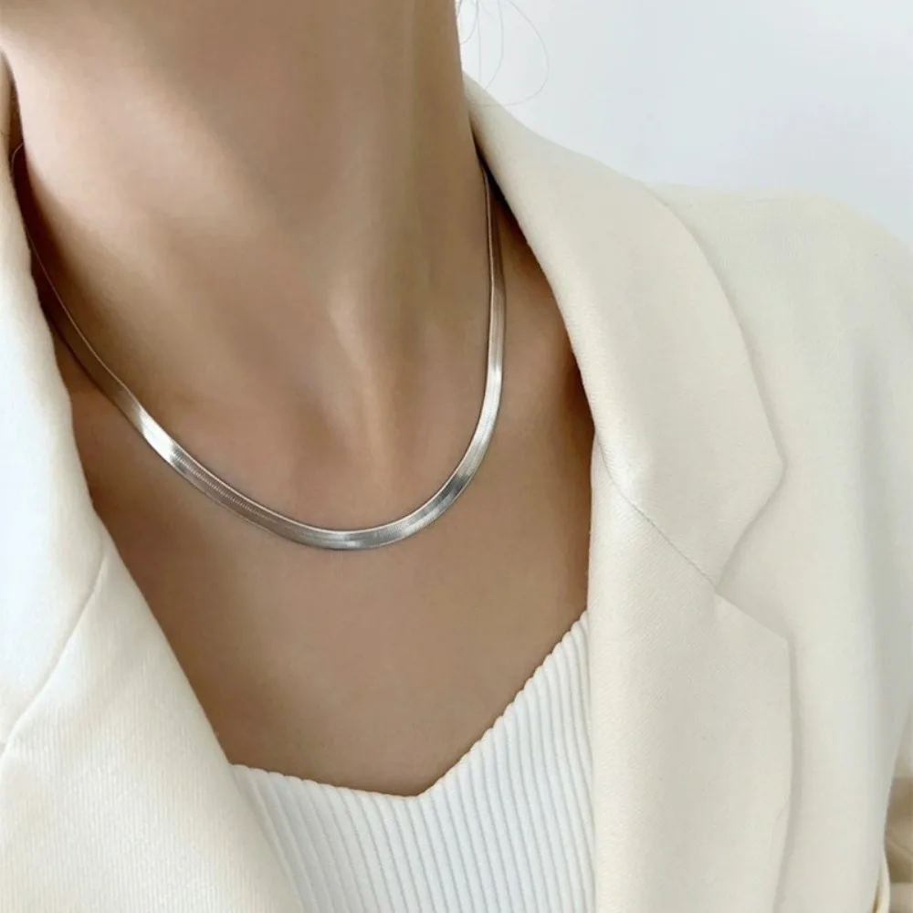 新しい 4 ミリメートルゴールドカラーシルバートレンディエレ - Women Accessories Display のレビューと価格