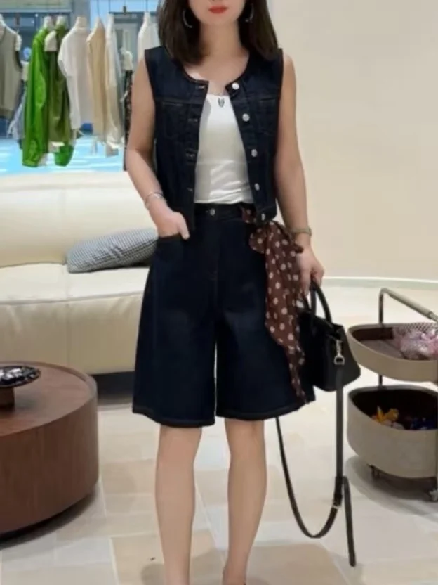 ファイオナブルデニムセット 夏2025 スリムラウンドネック スリムベスト 五分丈パンツ ツーピースセット カジュアル スリム レディース