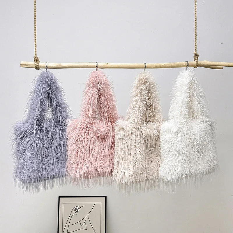 

Осенне-зимняя плюшевая сумка на плечо, однотонные женские сумки-тоут с кисточками, американские повседневные модные мягкие сумки большой вместительности