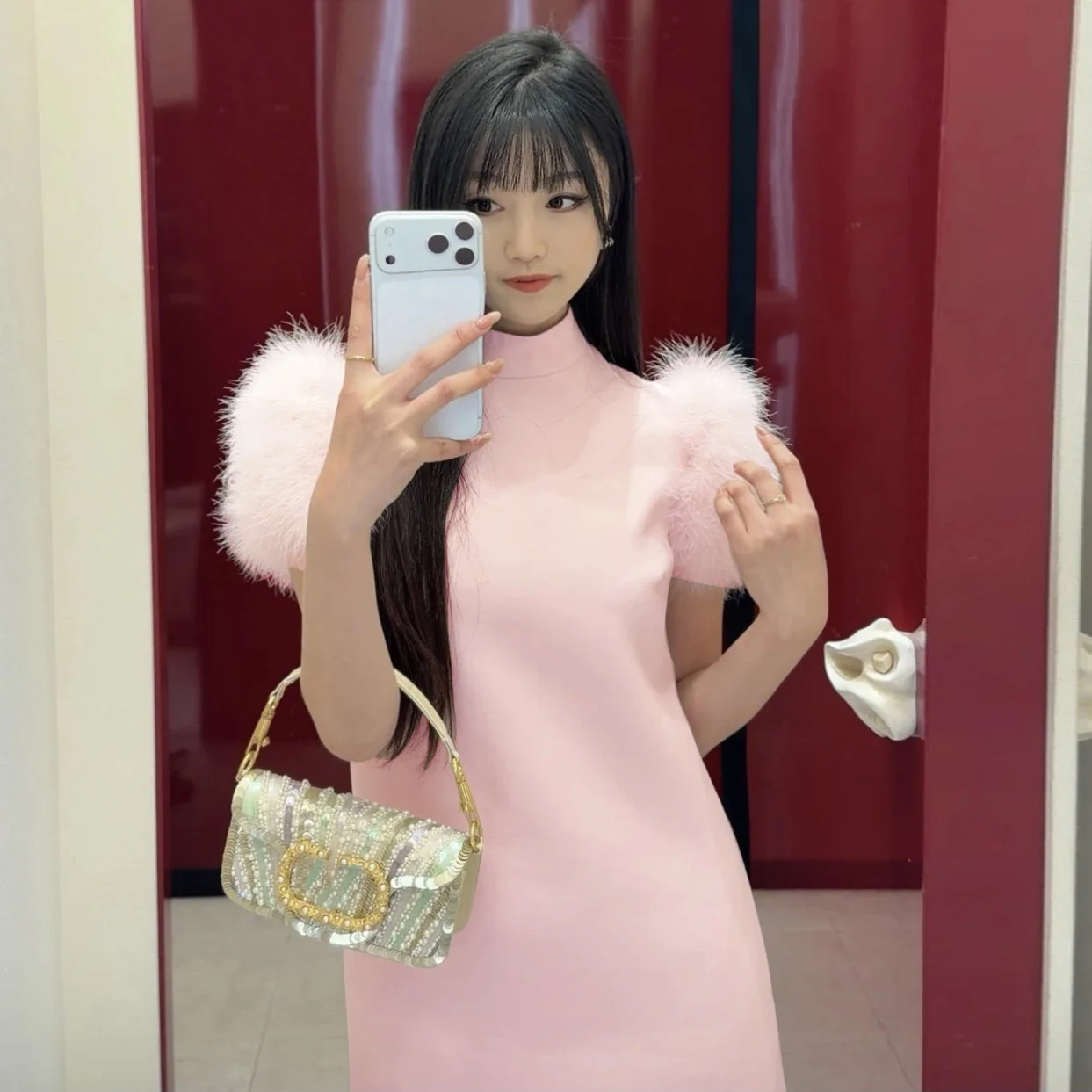 

Гаремное черное платье с перьями в стиле французского шика, соблазнительное, с коротким рукавом, для дочери миллионера