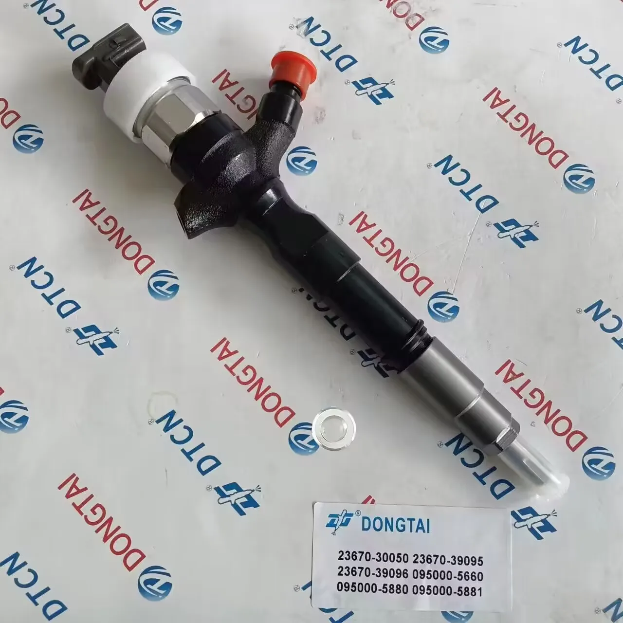 DENS-O Common Rail Injector 095000-5880 095000-5881 095000-5660 23670-30050 23670-39096 23670-39095 For TOYOTA 2KD-FTV Engine