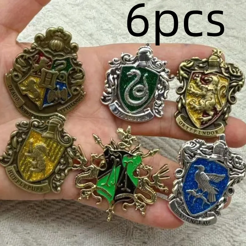 Broche de animales de la Academia Mágica de dibujos animados, bonito Pin esmaltado, mochila, joyería, insignia de Metal, accesorios de regalo, 6 uds.