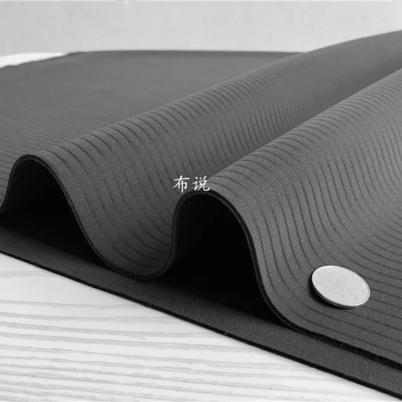 

Воздушный слой, ткань, чистый черный, с горизонтальной полосой, космическая хлопковая куртка, сумка, шляпа, оптовая продажа, ткань для шитья одежды своими руками, материал