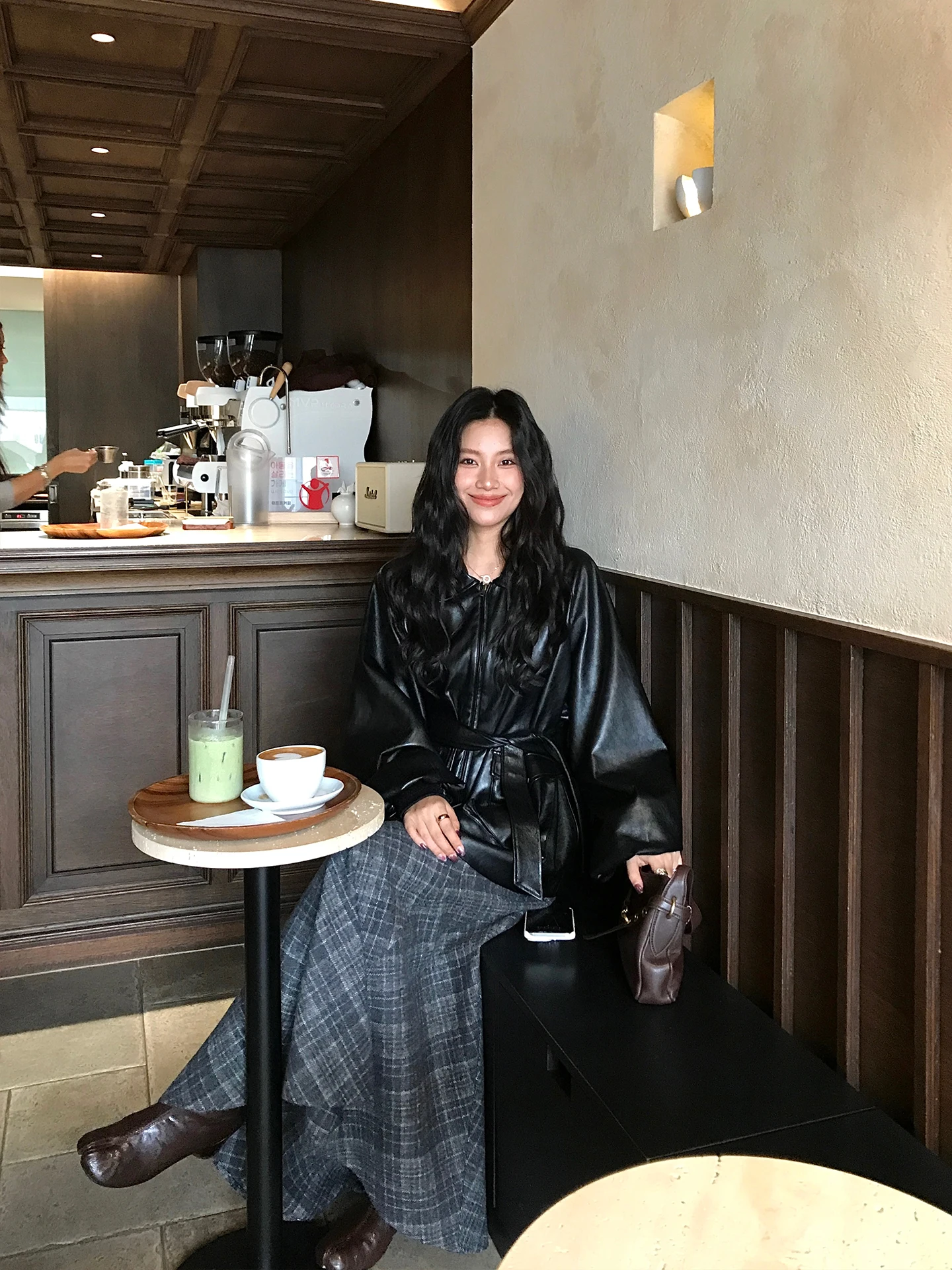 DaqianwithU ブラック ウエストシンチング クローク レザー ジャケット レディース 秋冬 クール スタイリッシュ ジャケット トップ PU レザー 長袖