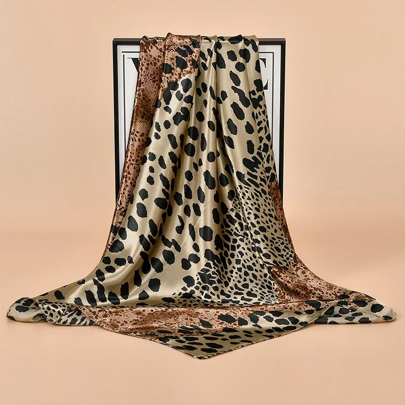 Chic Leopard Silk Scarf Square Shawls Lady Bandana Fashion Design Printed Hijab Scarves Female Neckerchief Head Wraps Foulard