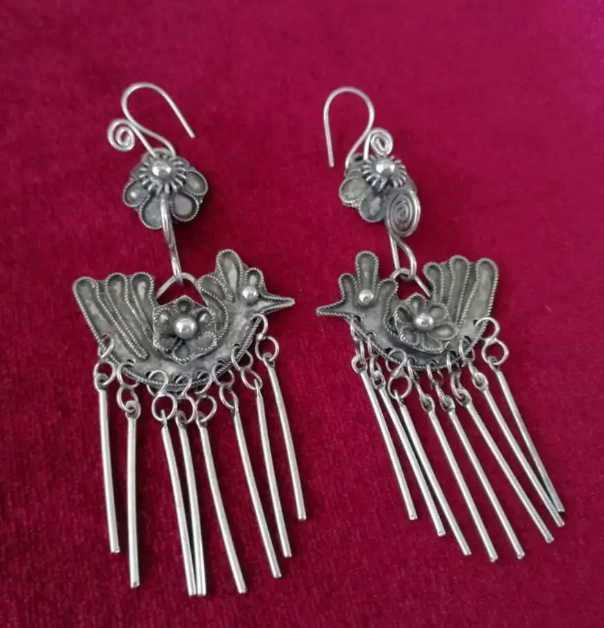 

Ethnic Fashion Versatile Earrings Traditional Handmade Filigree Miao Silver Tassel Earrings Phoenix