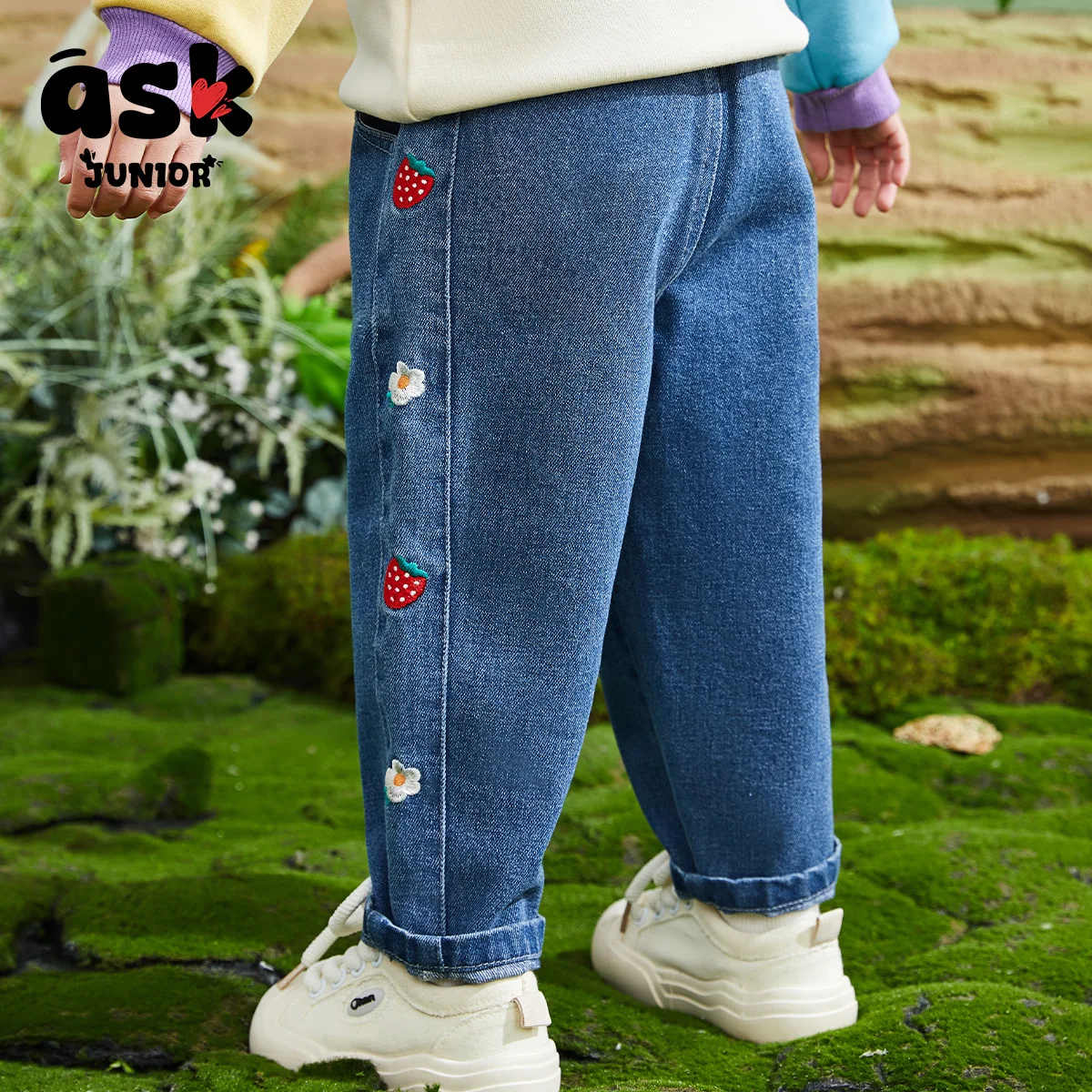 ملابس الربيع للفتيات سراويل جديدة للأطفال بحافة مطرزة على شكل زهرة الفراولة غير رسمية متعددة الاستخدامات من قماش الدنيم مقاومة للبعوض #4