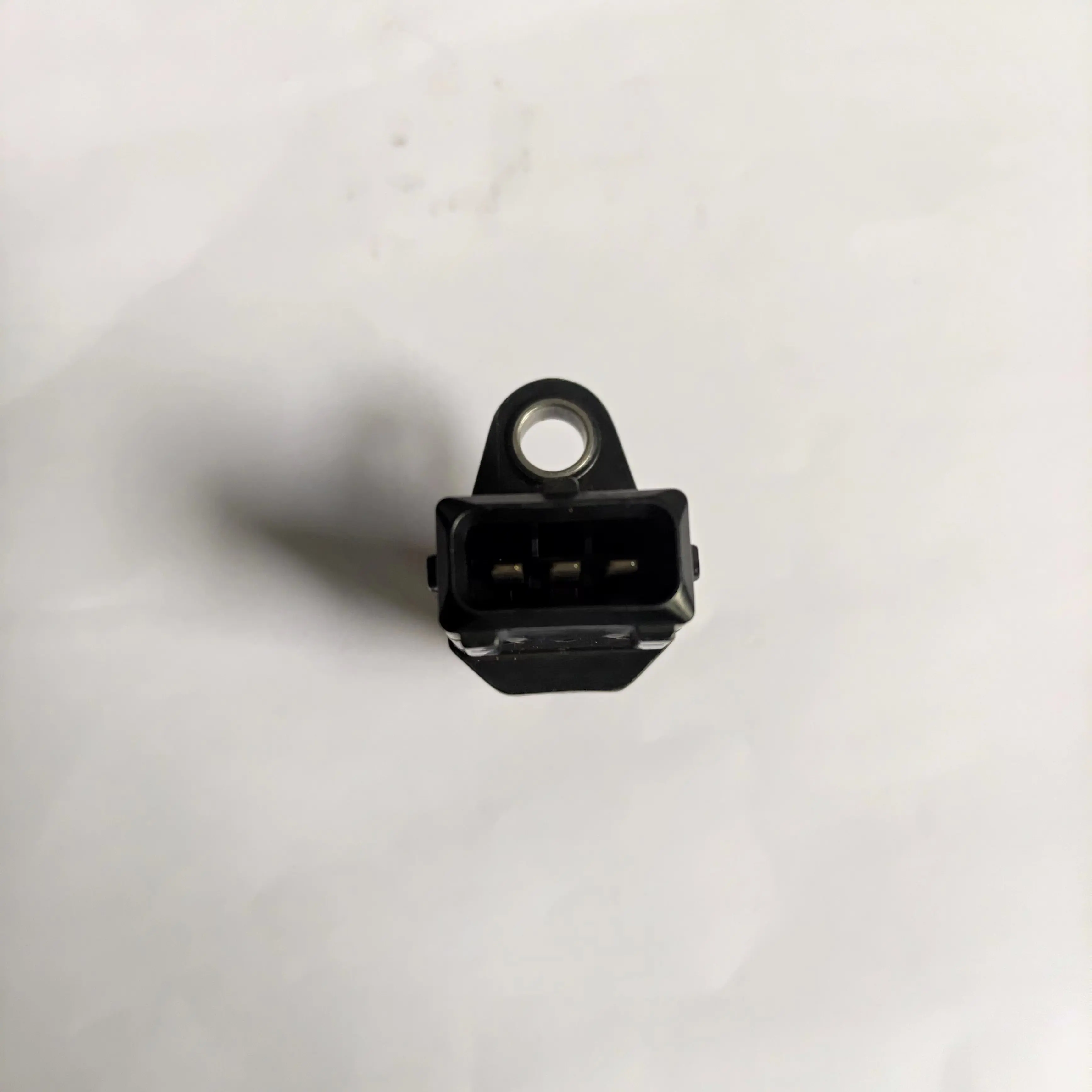 1pcs Vehicle Speed Sensor For Mitsubishi Pajero 3.2D OE No.:MR446406,MR446405