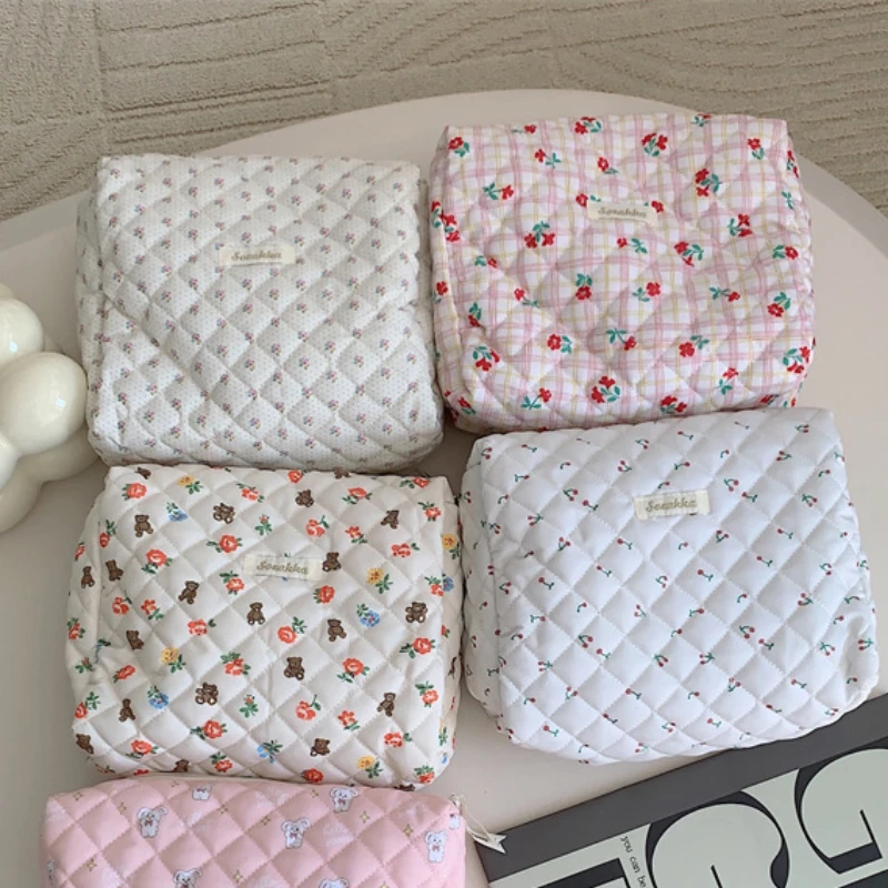 Quilting Design Women\'s Cosmetic Bag Female Makeup Cases Storage Bags Large Capacity Female Clutch Purse Handbags Girls Wallet