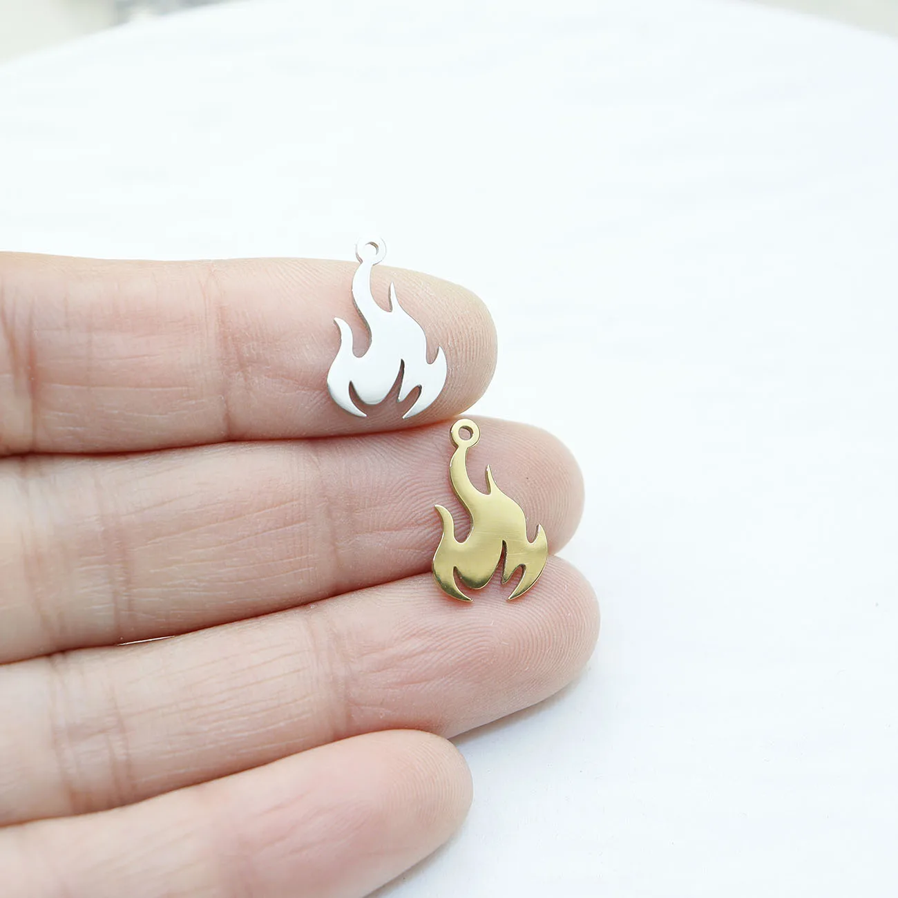 10pcs Stainless Steel Fire Fashion Jewelry Accessory Charms Pendant DIY Handcraft Vacuum Plate Waterproof Antiallergic