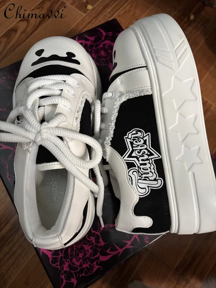 Zapatillas de lona casuales para estudiantes, estilo japonés original, nueva colección primavera 2026, para mujer, con plataforma de boca profunda, estilo dulce y fresco, con cordones.