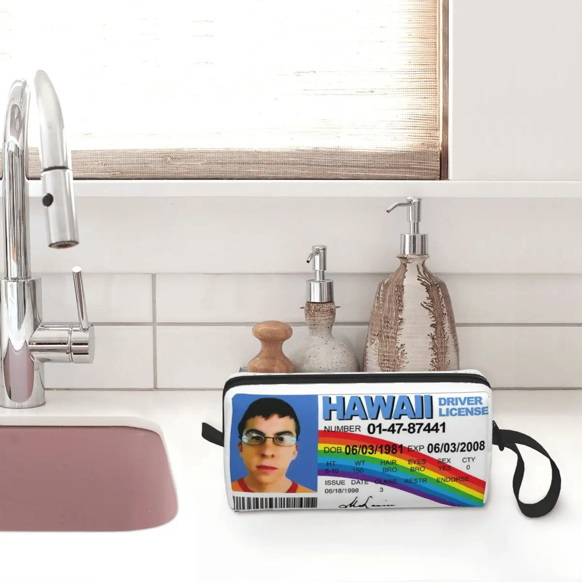 McLovin Flag Fake ID Driver License Makeup Bag Large Cosmetic Bag Men Women Toiletry Bags Dopp Kit